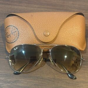 Ray-Ban Silver Aviator Sunglasses with Tan Case